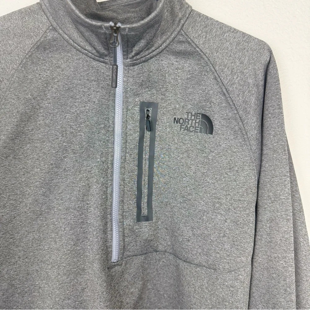 The North Face Men’s Quarter Zip Pullover Gray Size M‎